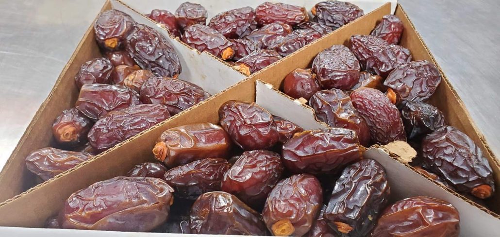 Guide to buying wholesale dates for resale